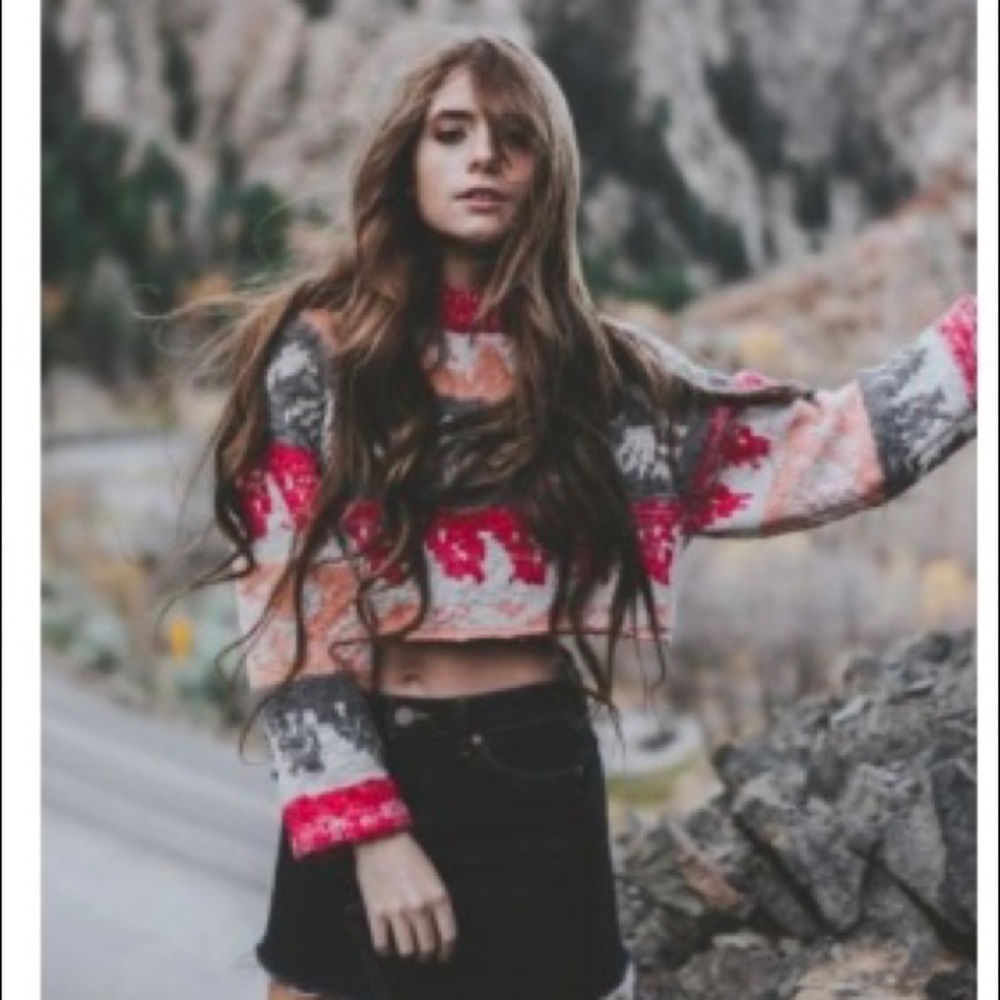 Urban Outfitters Vintage Cropped Sweater Size S